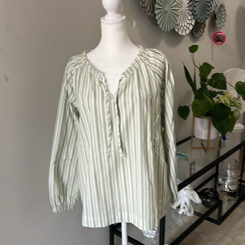 Nine West Jeans Laurel Green Stripe Tie Front blouse Size M
